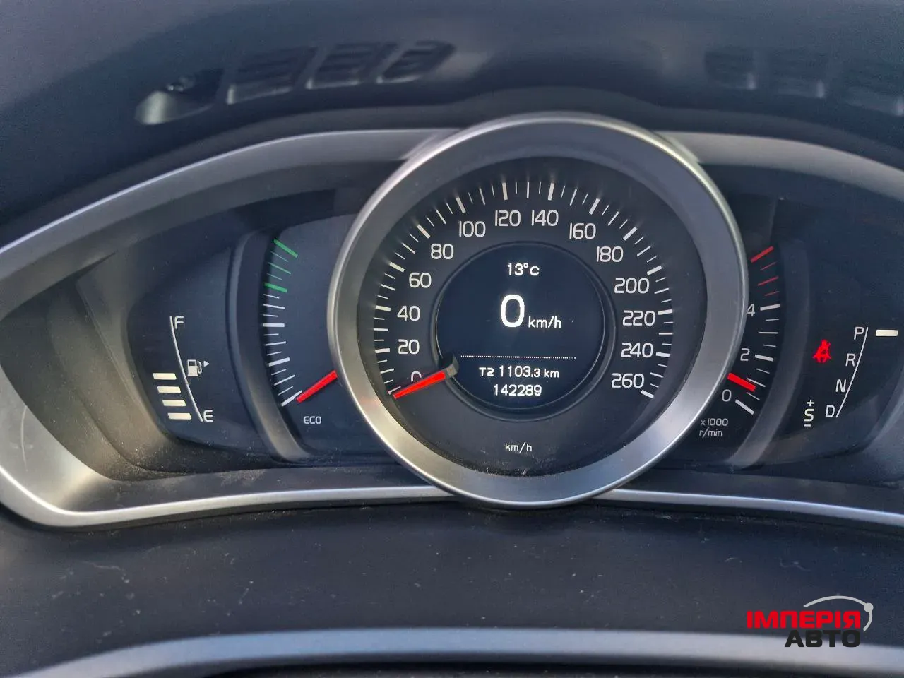 Volvo V40 - фото 15