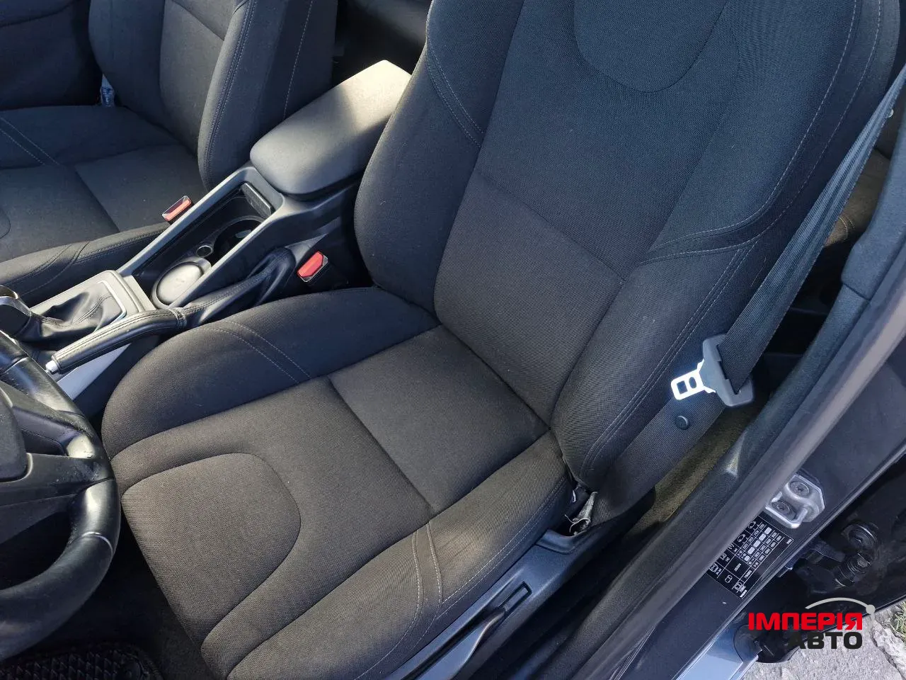 Volvo V40 - фото 13