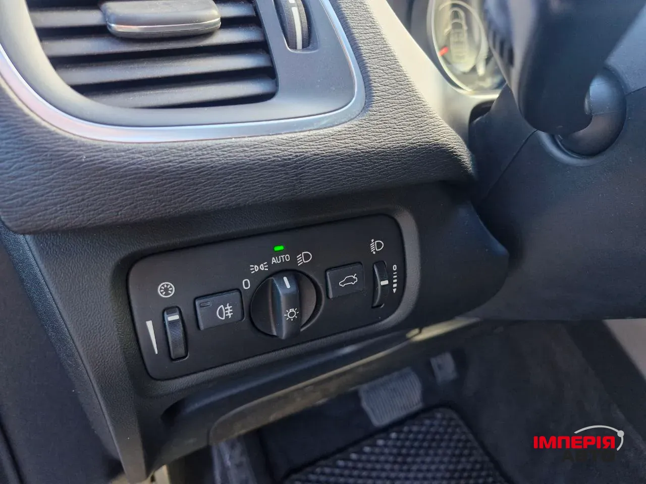 Volvo V40 - фото 9