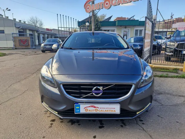 Volvo V40 - фото 3