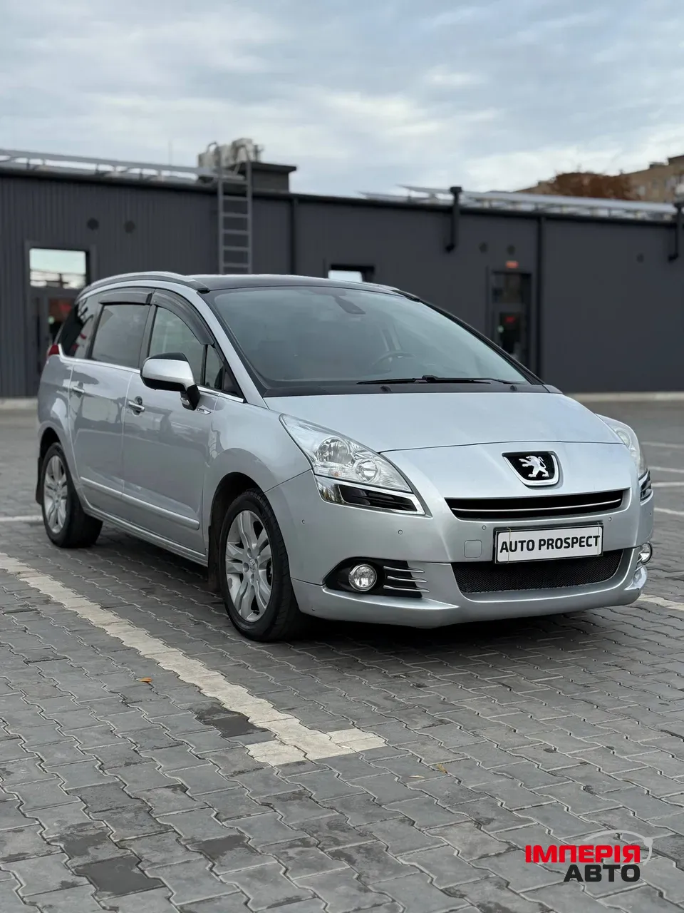 Peugeot 5008 - фото 1