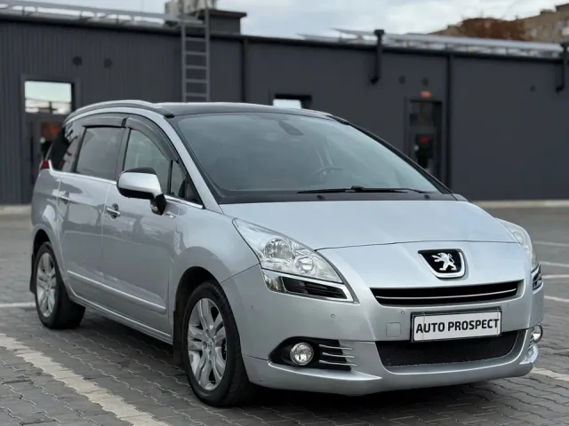 Peugeot 5008 - фото 1