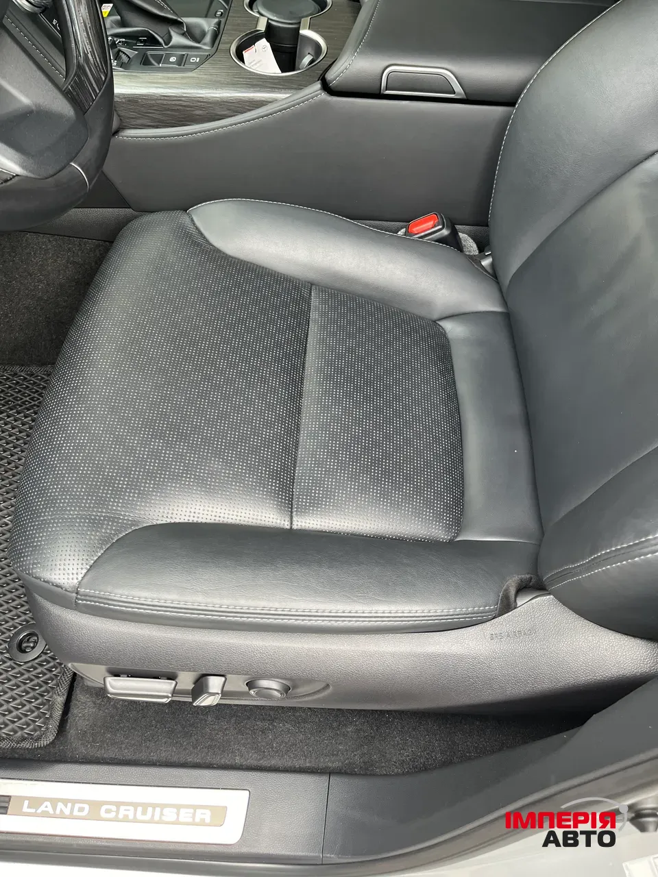 Toyota Land Cruiser - фото 6