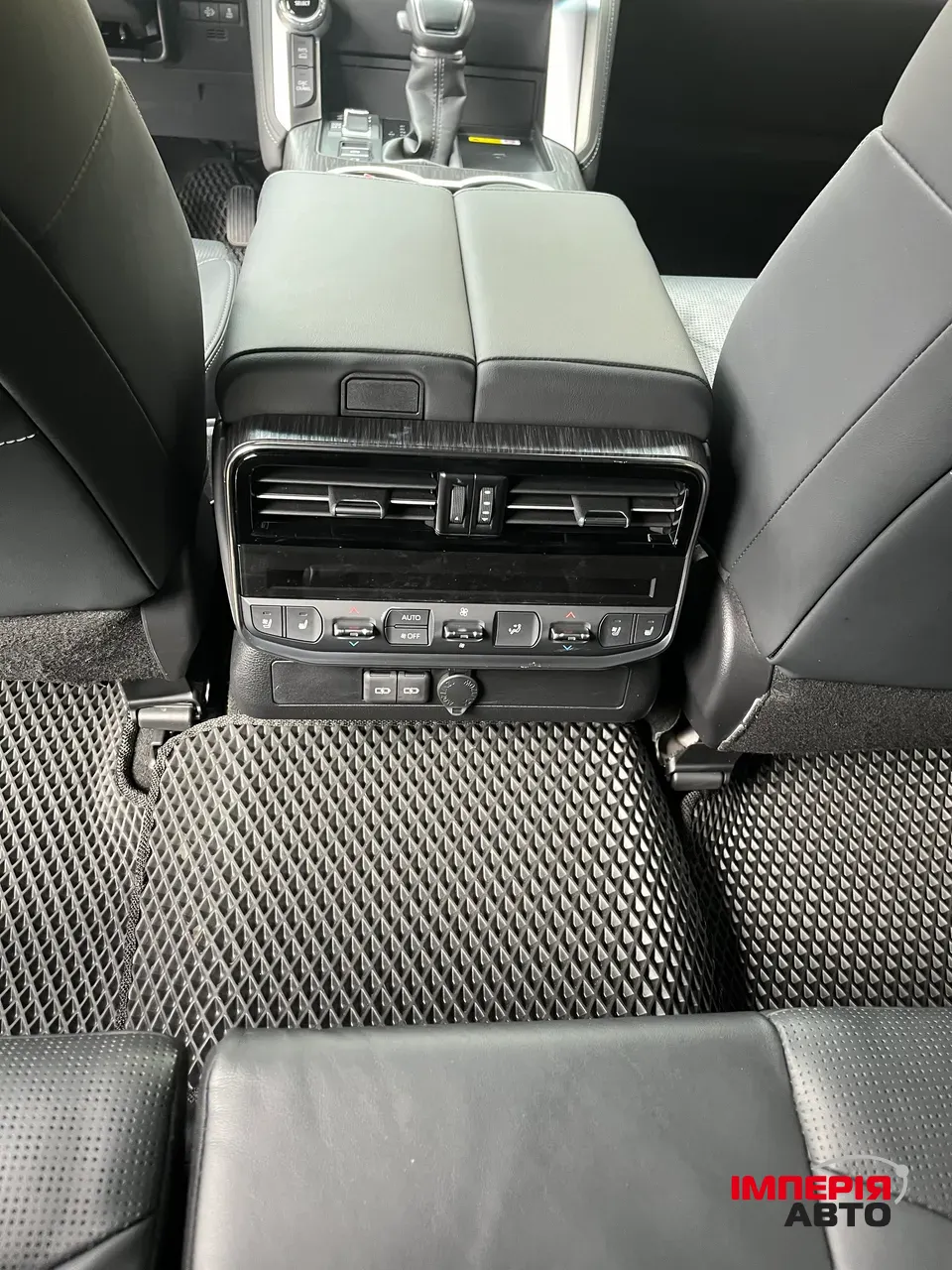 Toyota Land Cruiser - фото 11