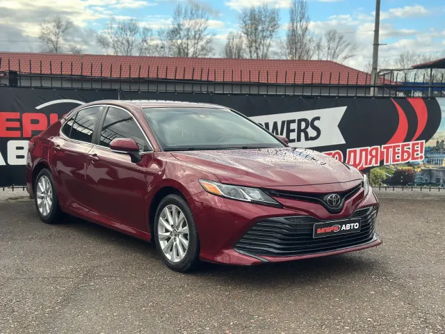 Toyota Camry - фото 3
