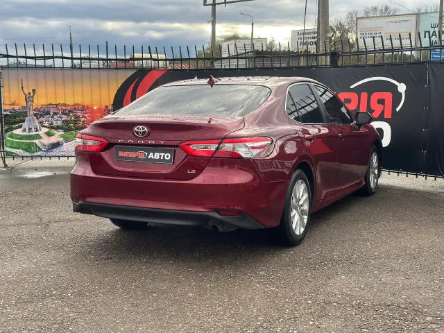 Toyota Camry - фото 4