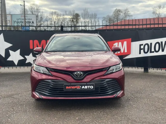 Toyota Camry - фото 2