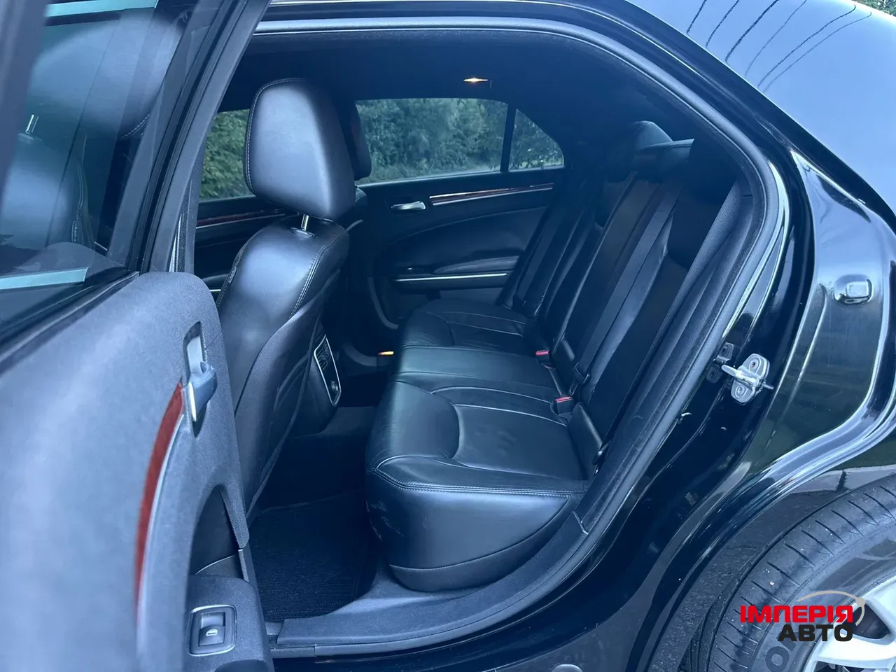 Chrysler 300C - фото 15