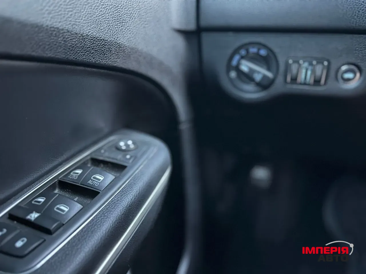 Chrysler 300C - фото 17