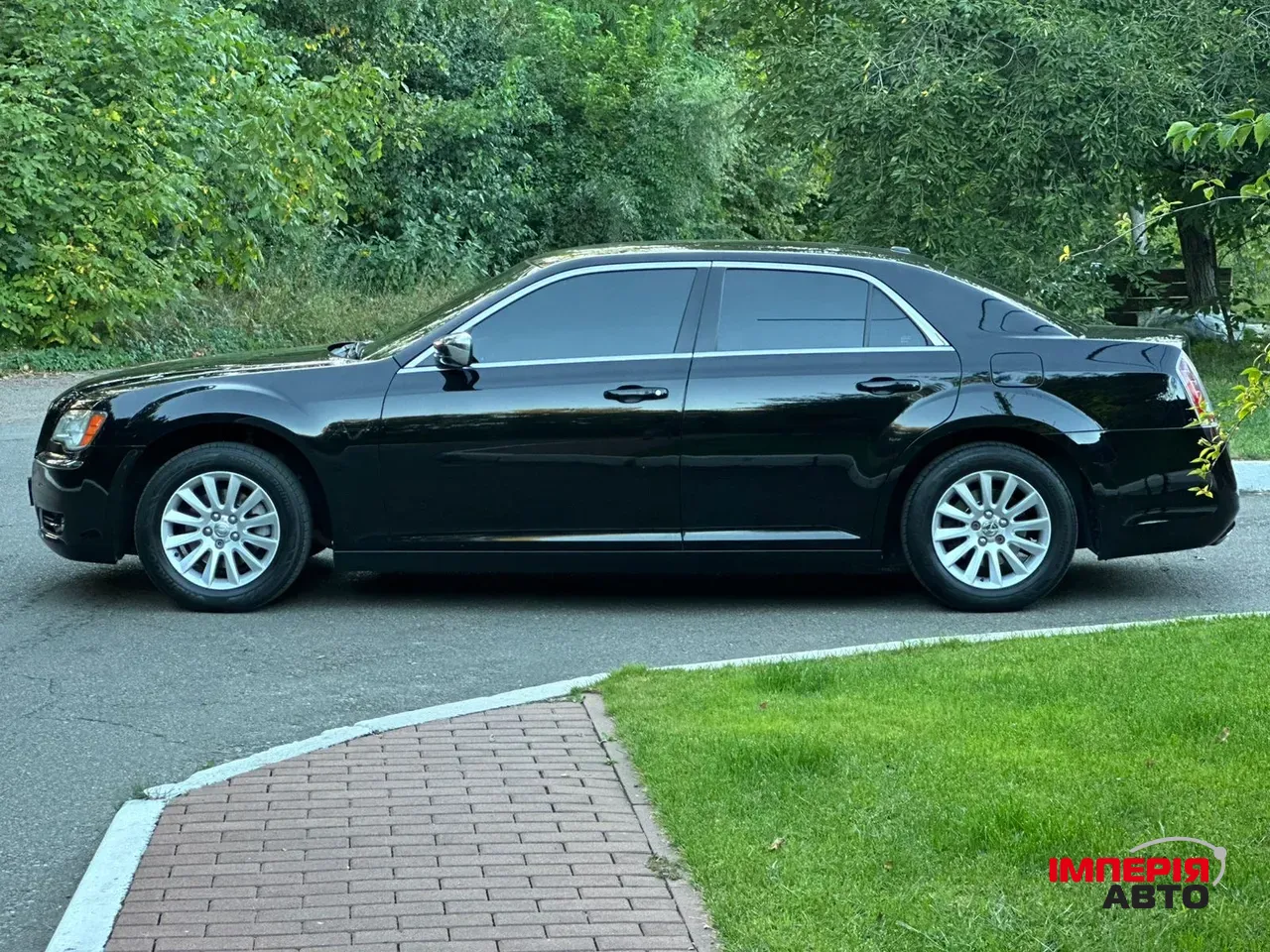 Chrysler 300C - фото 5