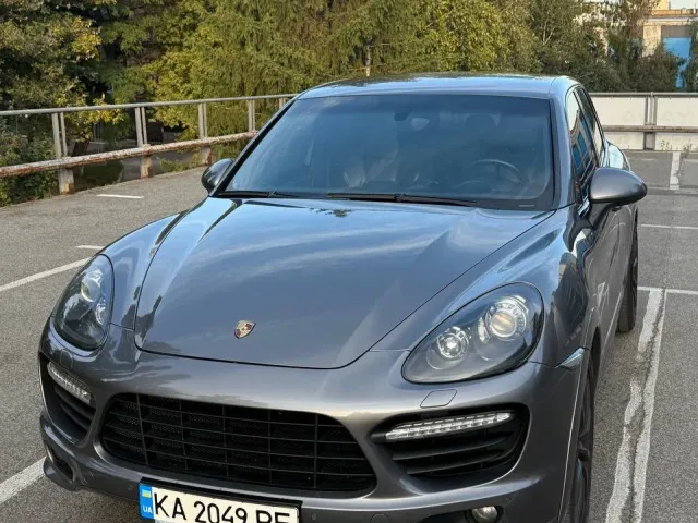 Porsche Cayenne - фото 1