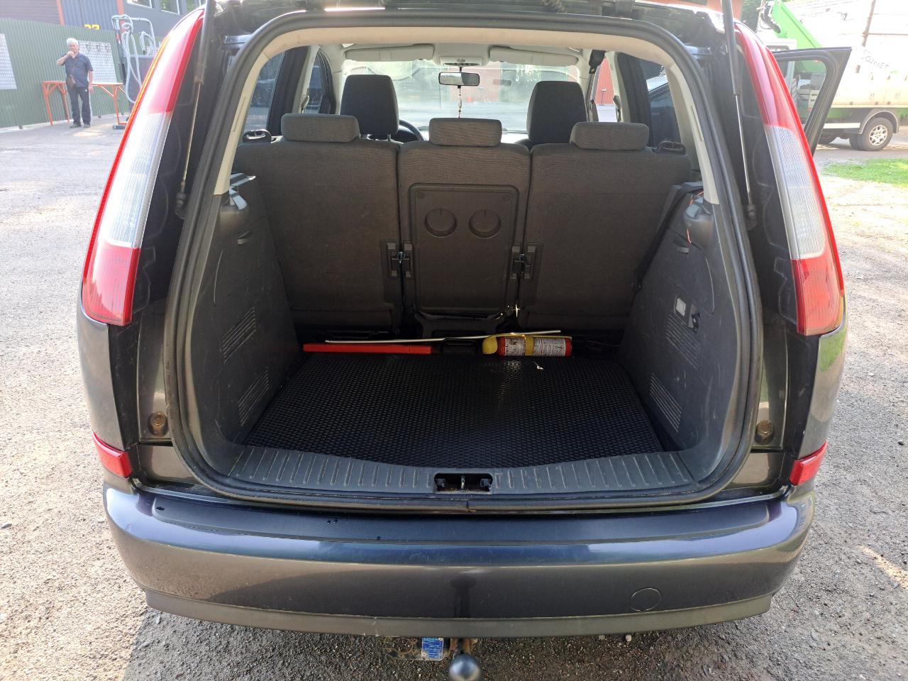 Ford C-MAX - фото 15