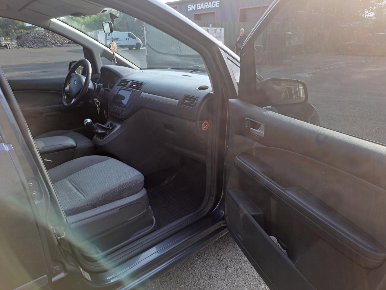 Ford C-MAX - фото 17