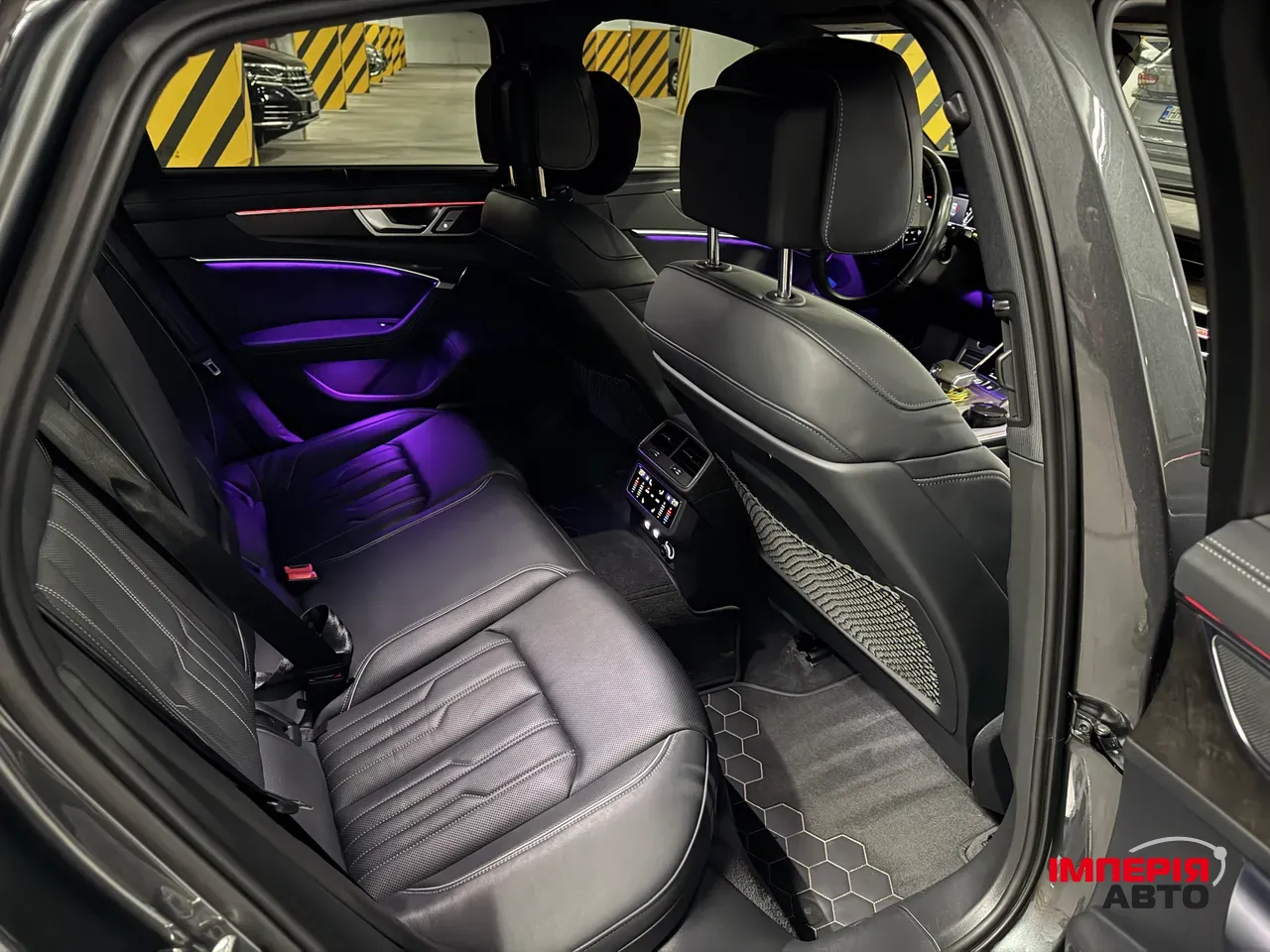 Audi A6 - фото 13