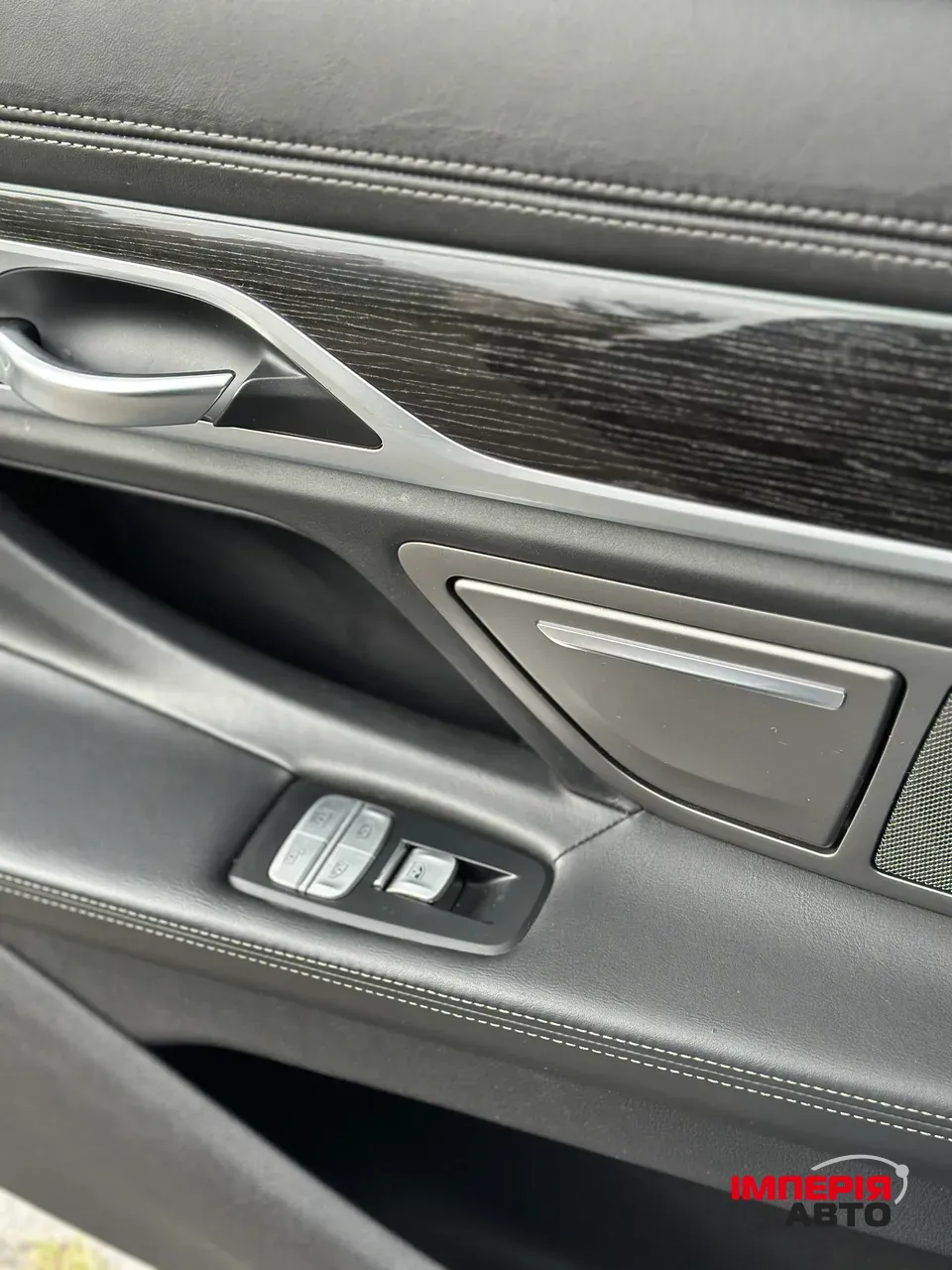 BMW 7 серії - фото 17