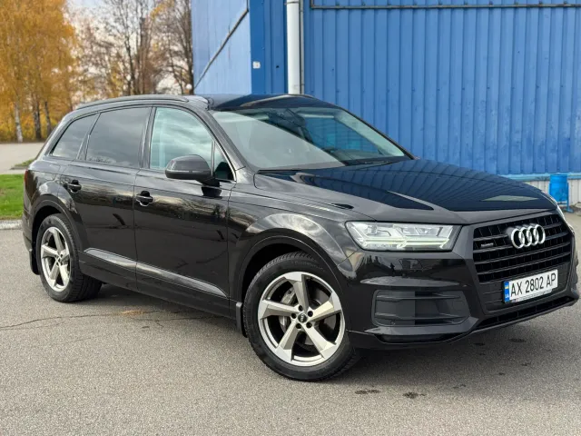 Audi Q7 - фото 1