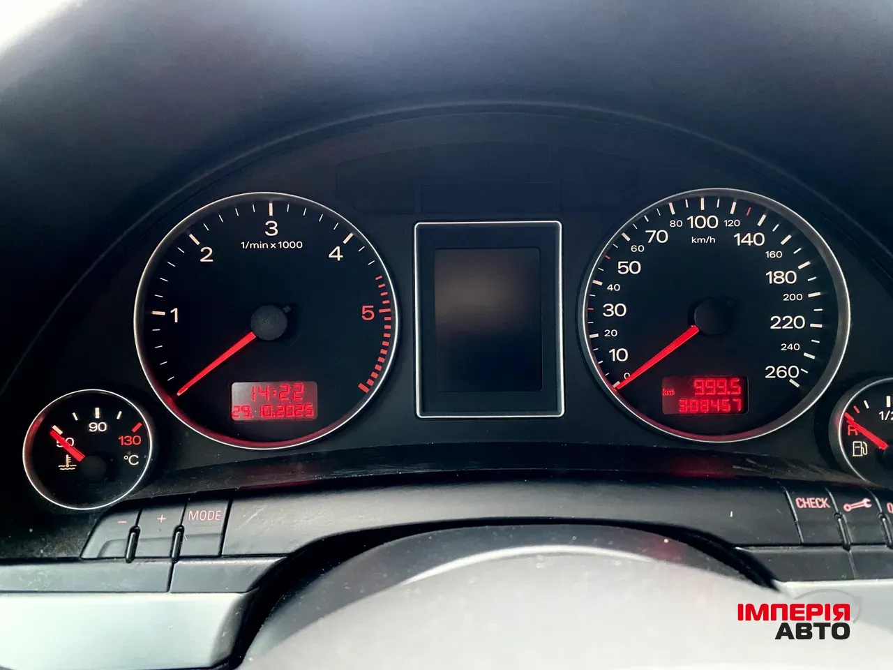 Audi A4 - фото 9