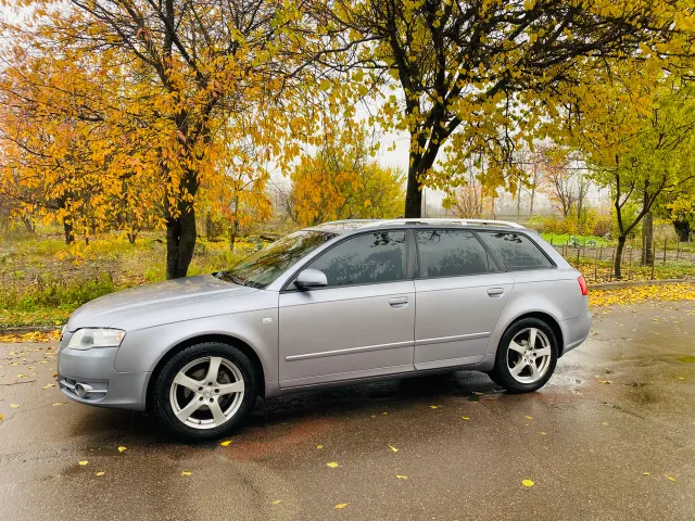 Audi A4 - фото 4