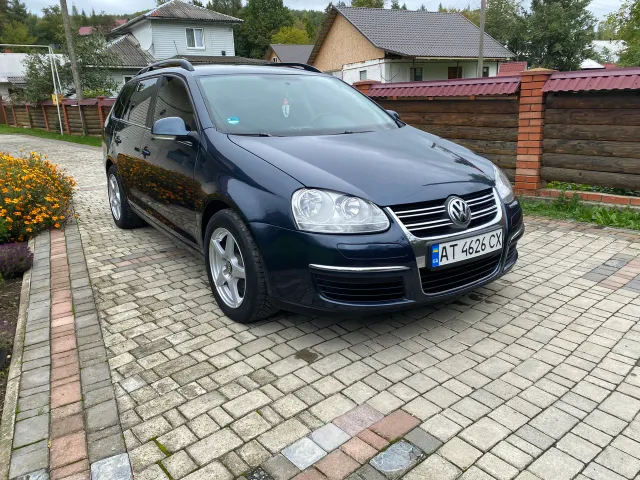 Volkswagen Golf - фото 1