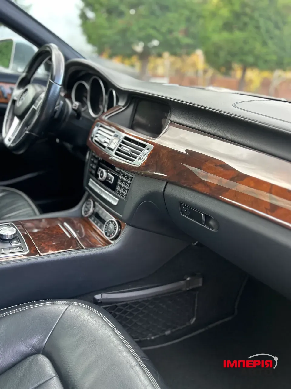 Mercedes-Benz CLS - фото 24