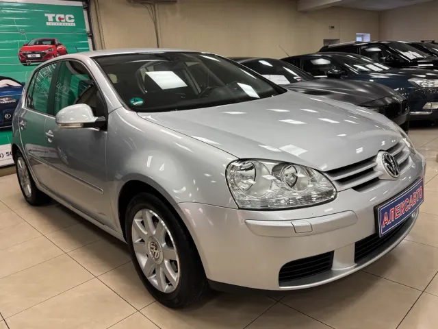 Volkswagen Golf - фото 1