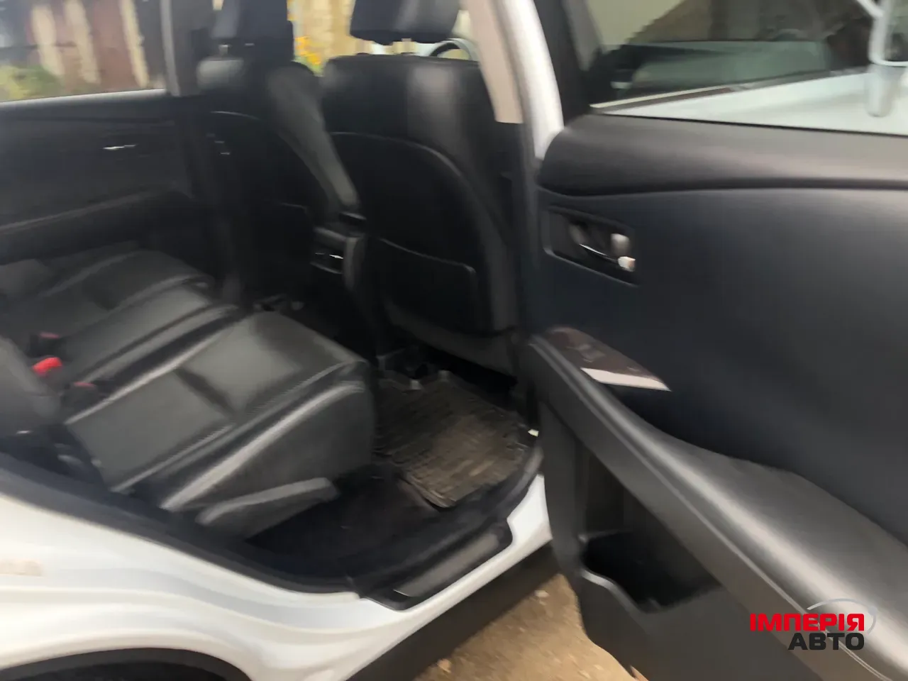 Lexus RX - фото 8