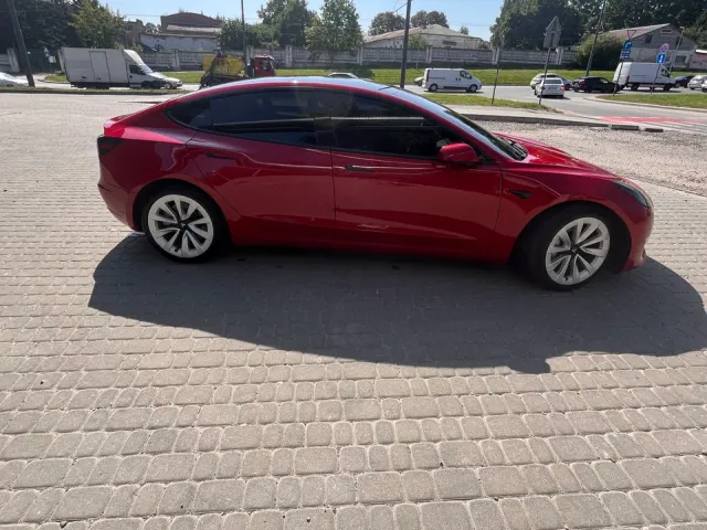Tesla Model 3 - фото 4