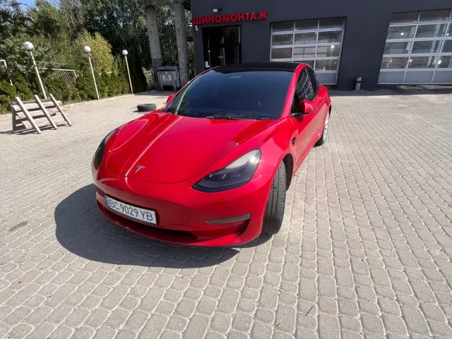 Tesla Model 3 - фото 3
