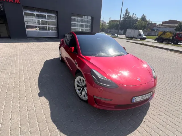 Tesla Model 3 - фото 2