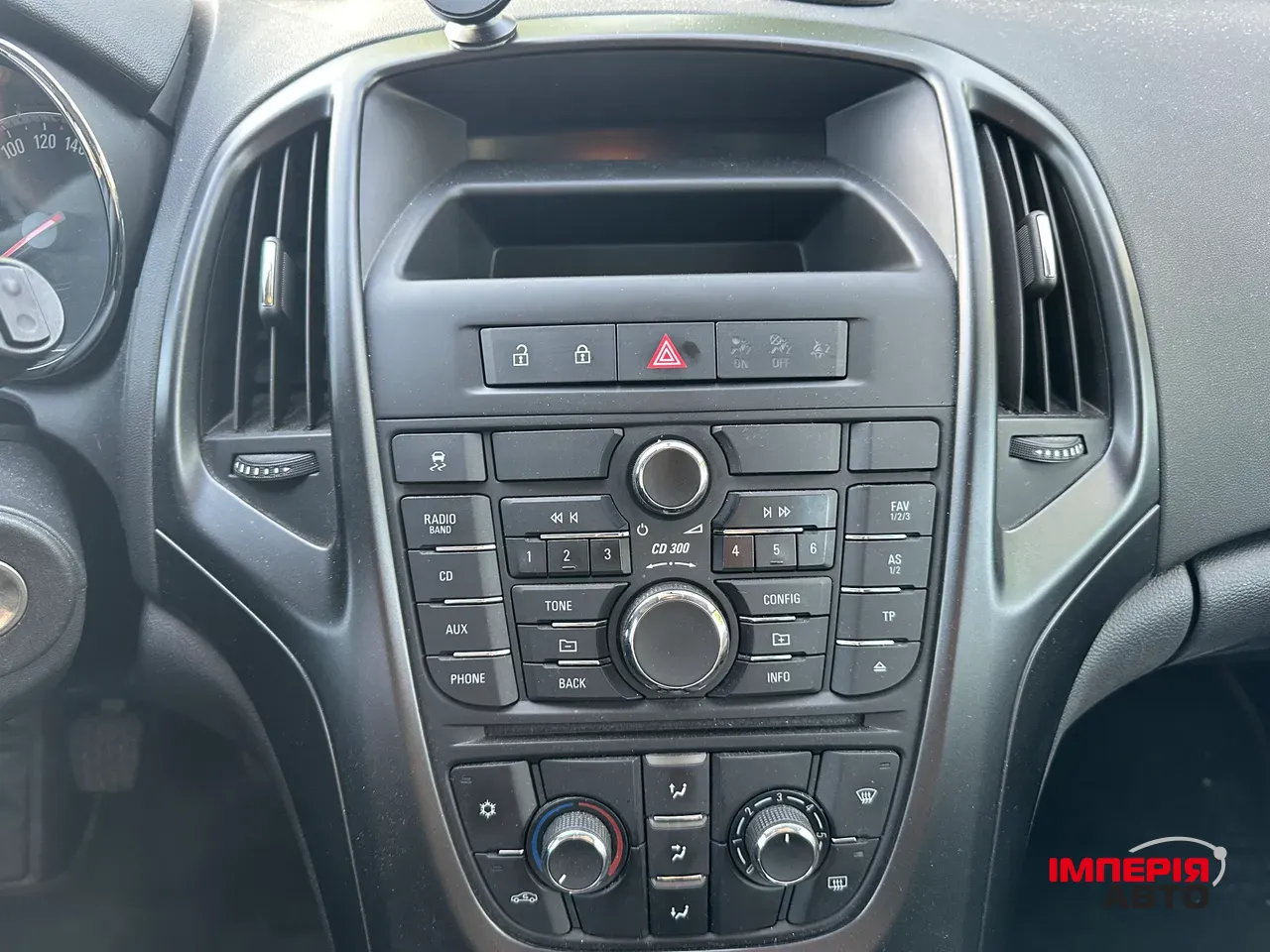 Opel Astra - фото 10