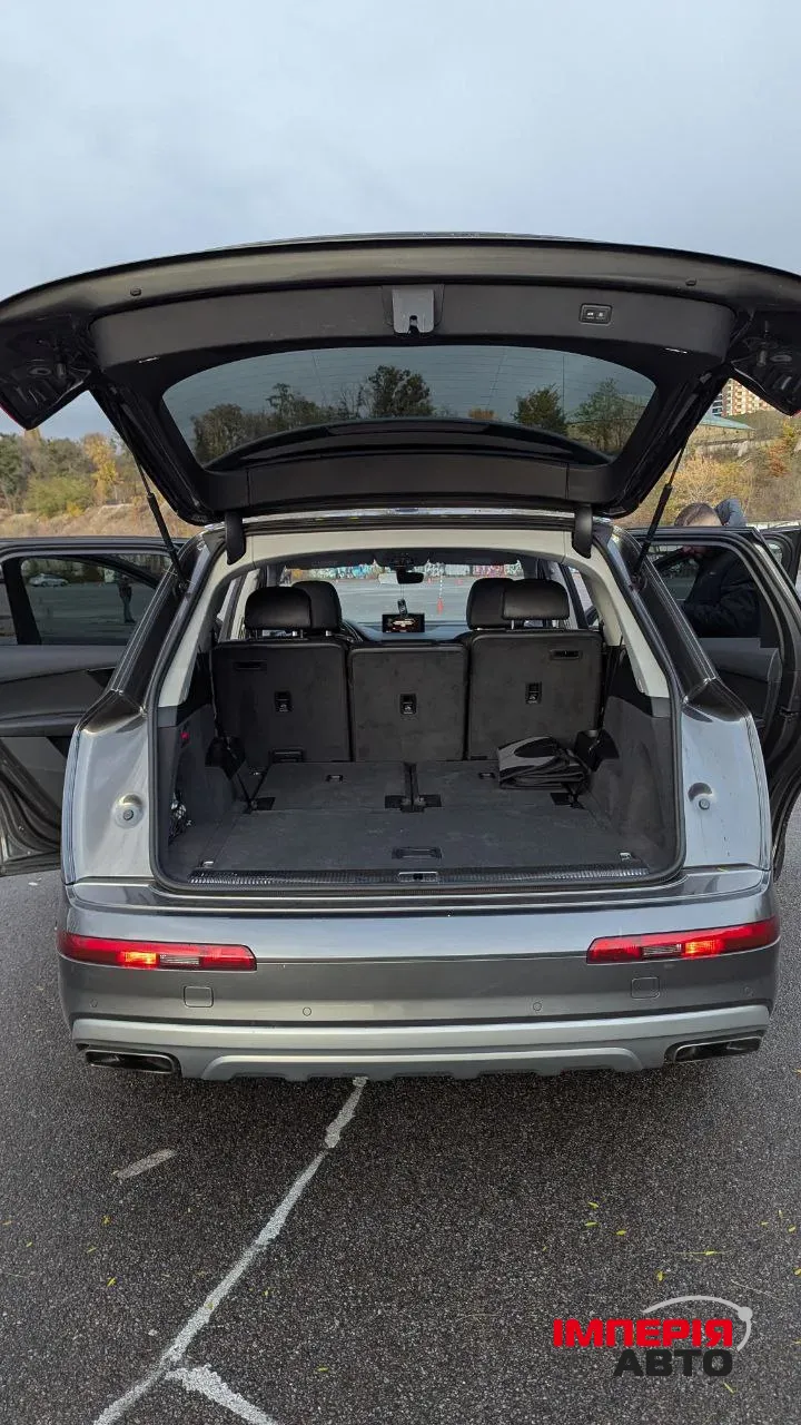 Audi Q7 - фото 14