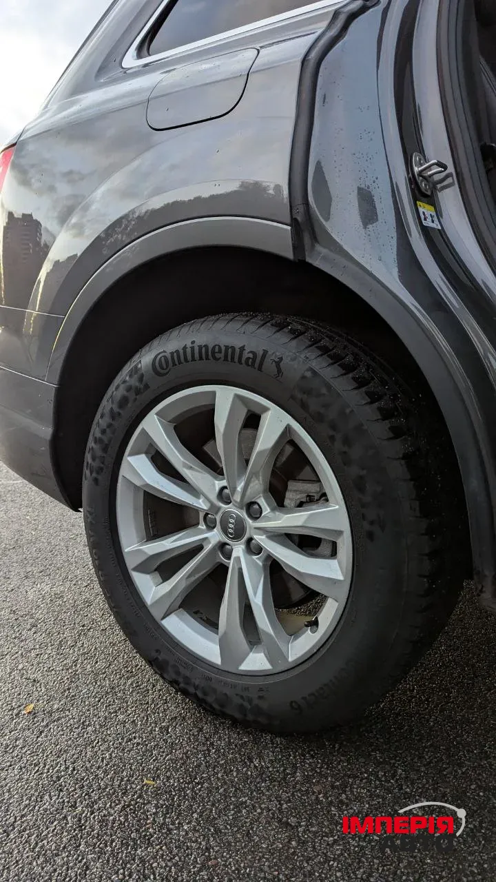 Audi Q7 - фото 16