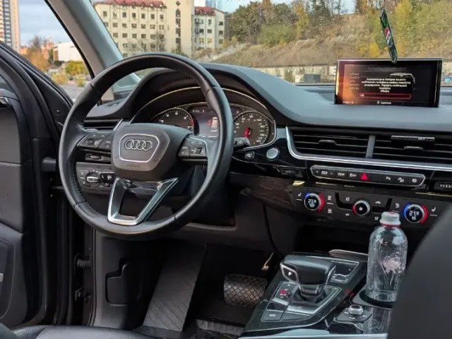 Audi Q7 - фото 5