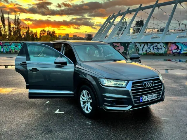 Audi Q7 - фото 2