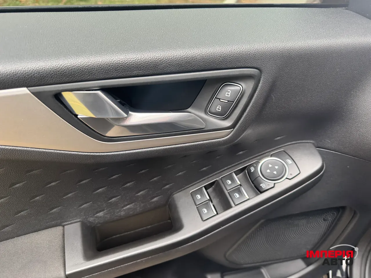 Ford Escape - фото 8