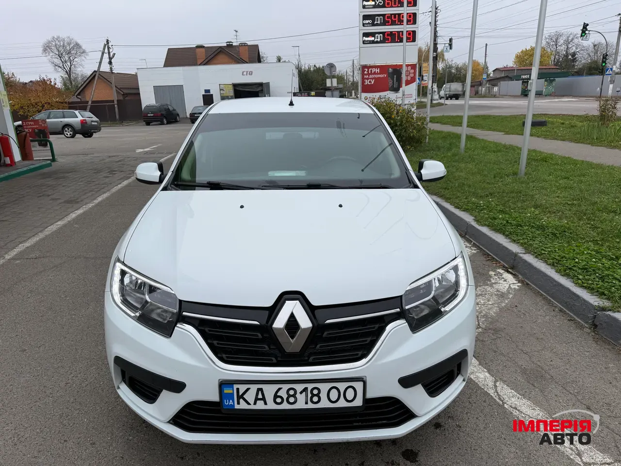 Renault Logan - фото 1