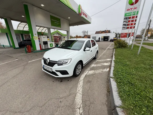Renault Logan - фото 3