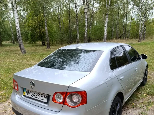 Volkswagen Jetta - фото 5