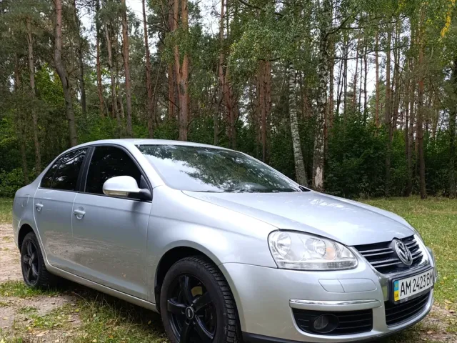 Volkswagen Jetta - фото 3