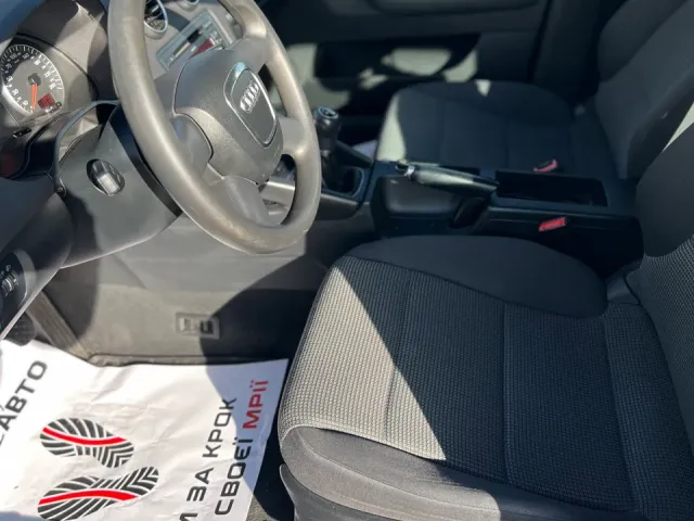 Audi A3 - фото 4