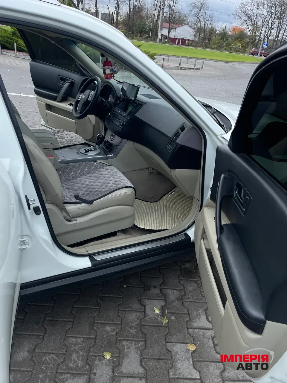 Infiniti FX - фото 11