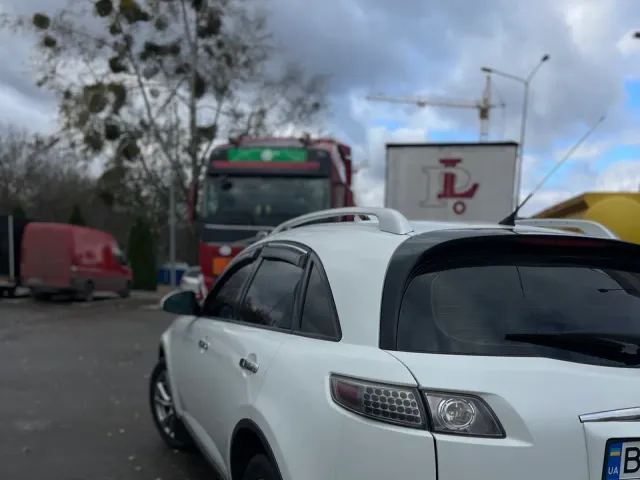 Infiniti FX - фото 5