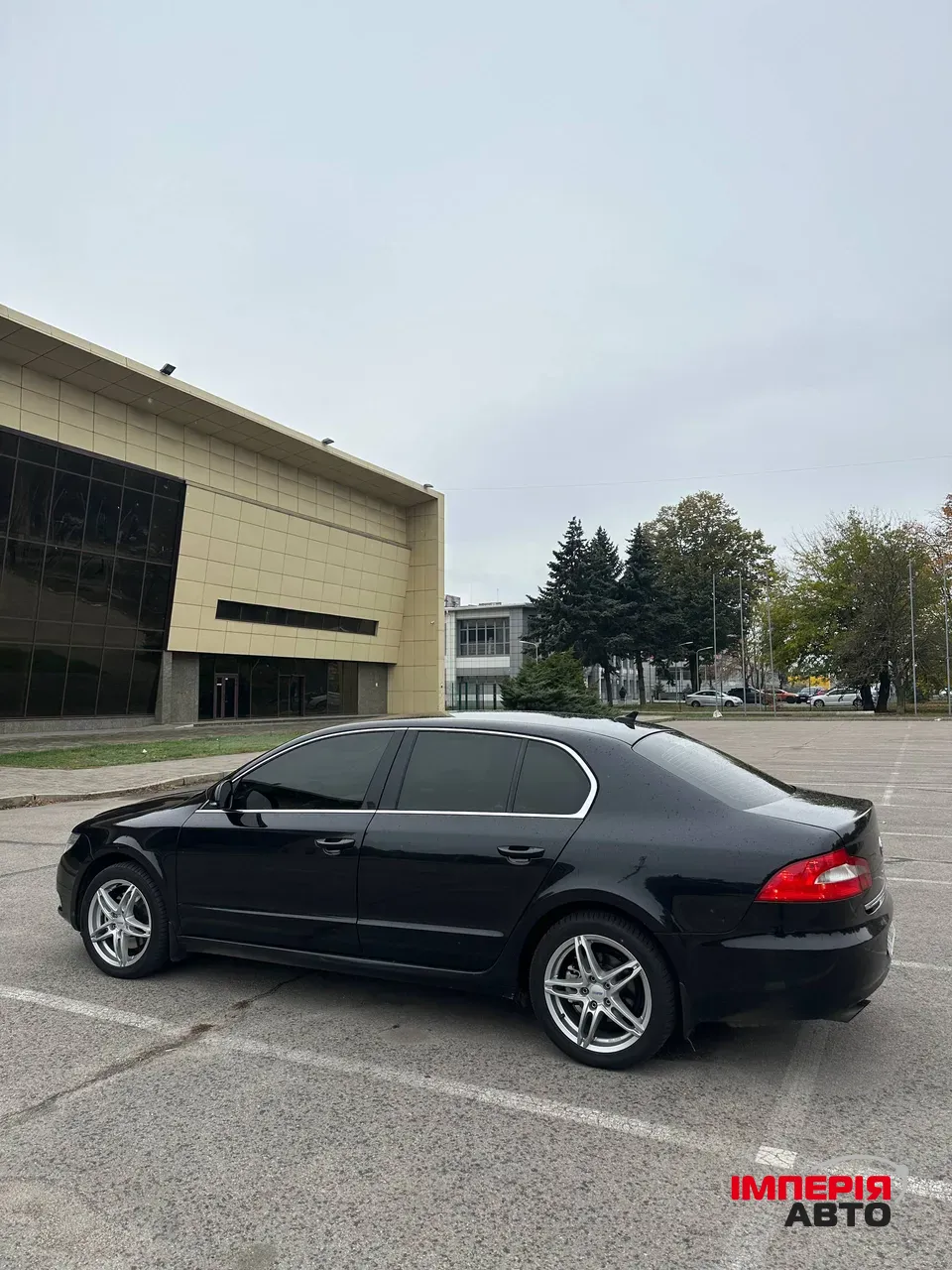 Skoda Superb - фото 8