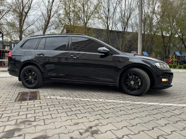 Volkswagen Golf - фото 3