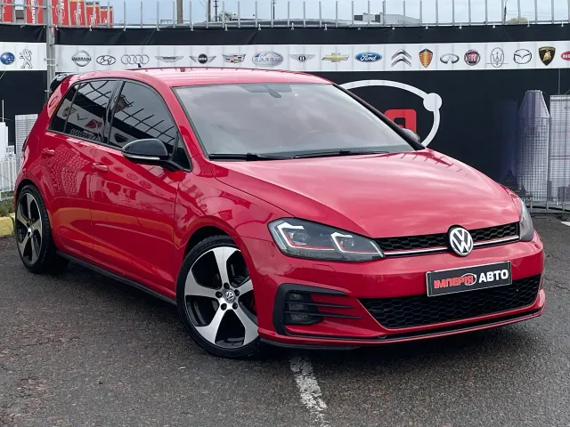 Volkswagen Golf GTI - фото 2