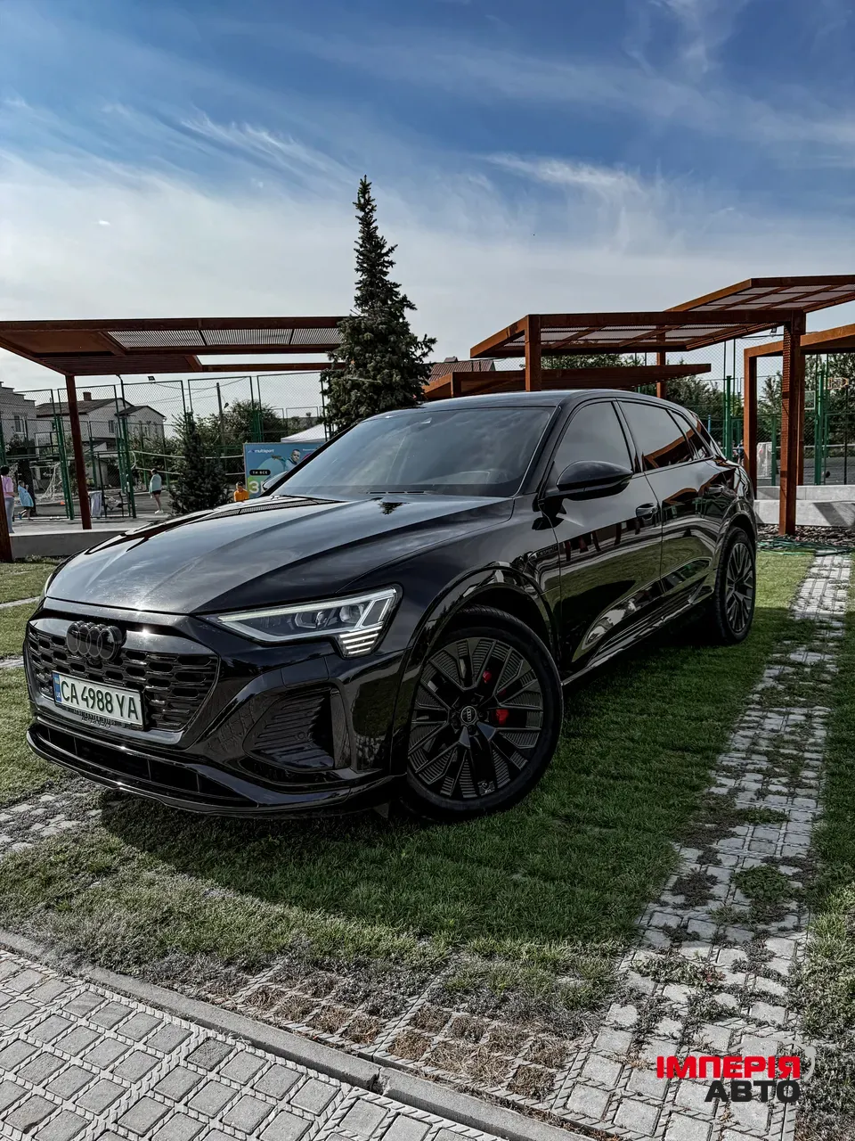 Audi Q8 e-tron - фото 1