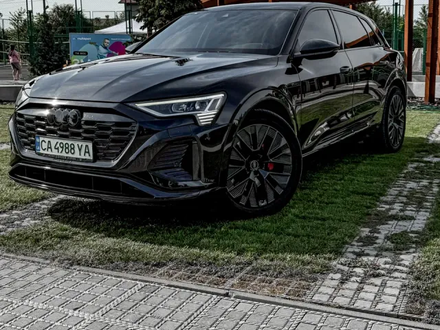 Audi Q8 e-tron - фото 3