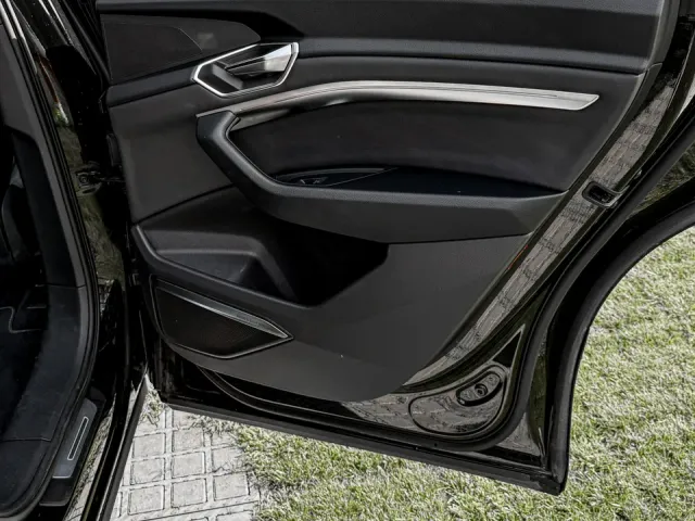 Audi Q8 e-tron - фото 5