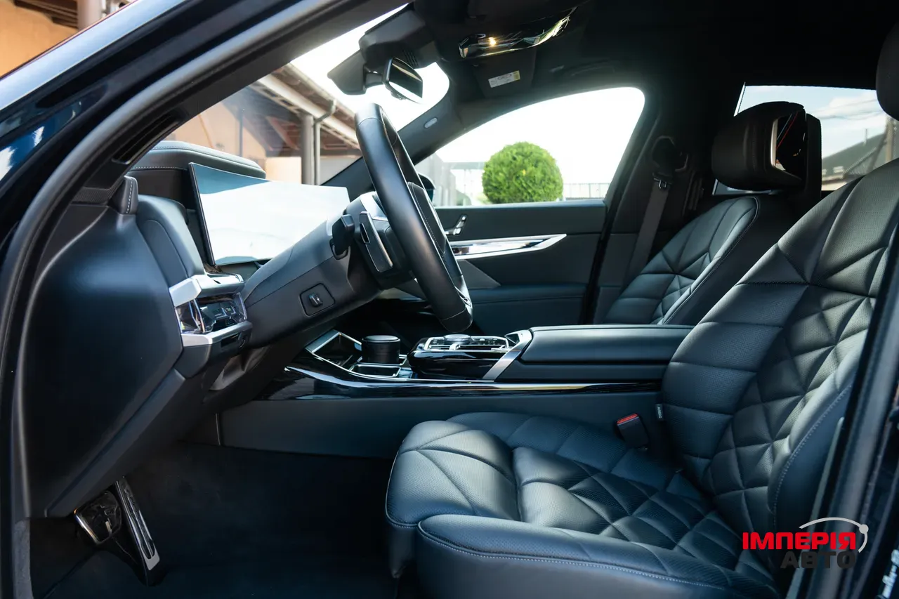 BMW 7 серії - фото 17