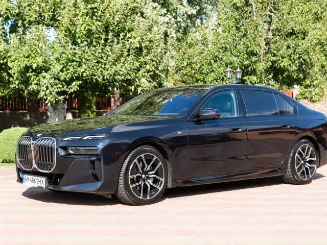 BMW 7 серії - фото 2